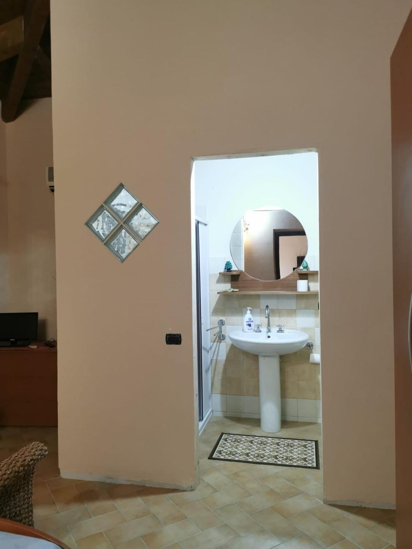 Bed And Breakfast "Anna" 바냐라 칼라브라 외부 사진